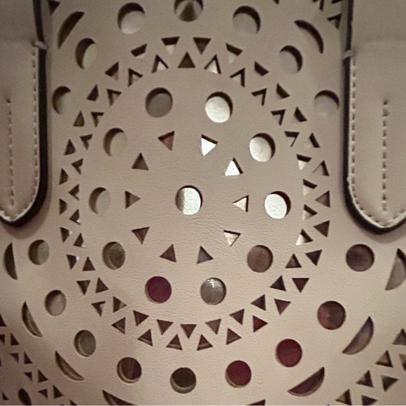 Large Max Studio Ivory Colored Shoulder Bag - Picture 7 of 11